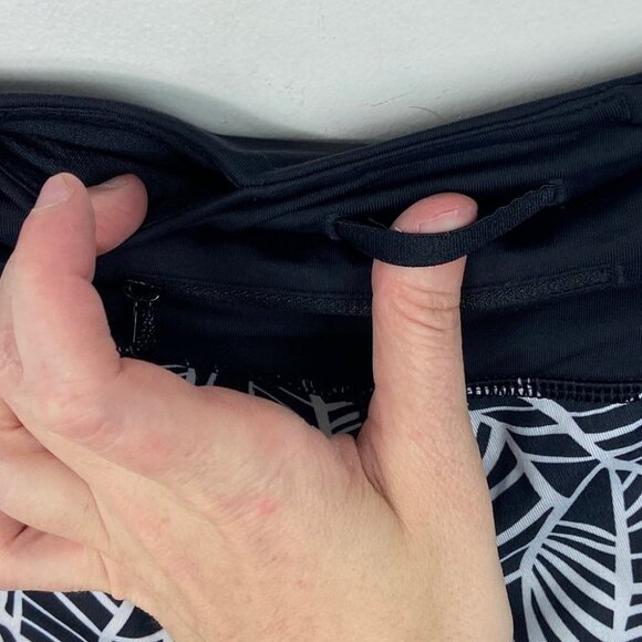 Lululemon Run A Marathon Leggings Crop Black Print Size 4 High Rise Yoga Pants - Picture 9 of 13